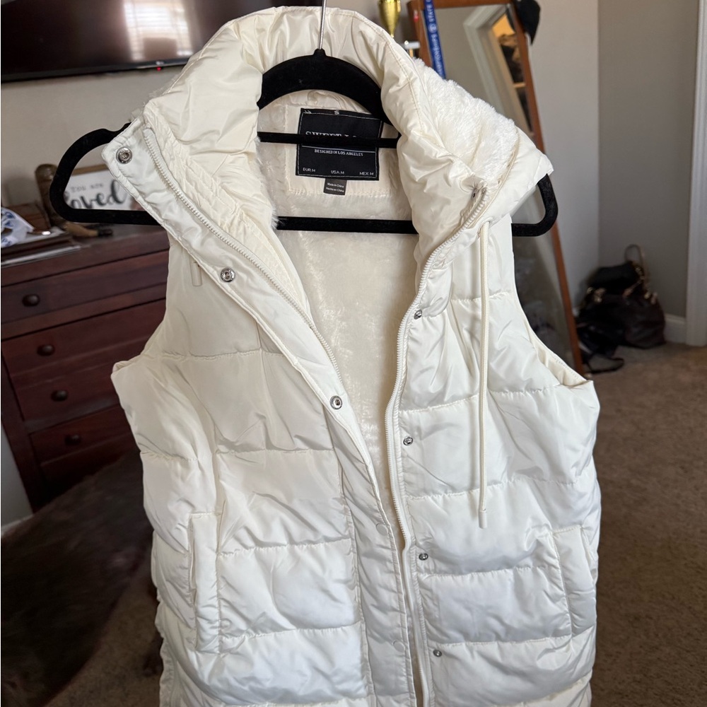 Women's White Puffer Vest